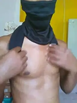 876tom – webcam-show