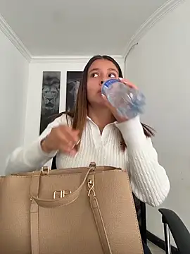 Czat XXX na żywo – Talia_Bonet