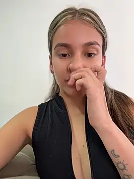 Talia_Bonet Adlı Modelin Canlı XXX Sohbeti