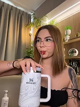Beella1_ Show Webcam