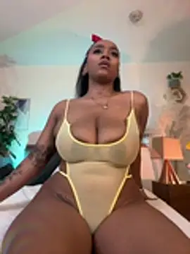 Chat XXX en directo de YariRose