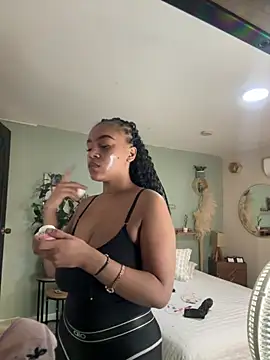 YariRose Chat XXX in diretta