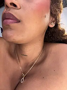 YariRose's Webcam Show