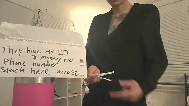 LexKitsune webcam show