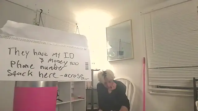 Show modela LexKitsune na web-kameri