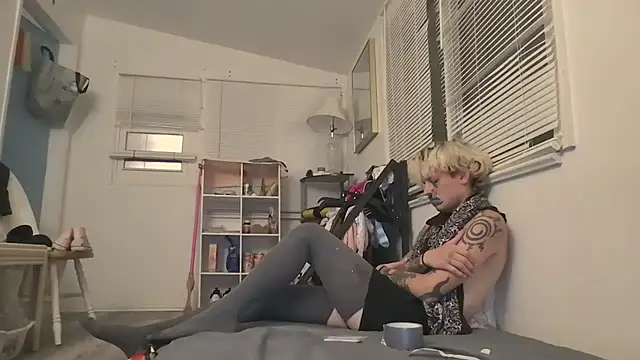 LexKitsune Show in webcam