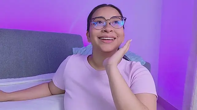 Czat XXX na żywo – miah_storm
