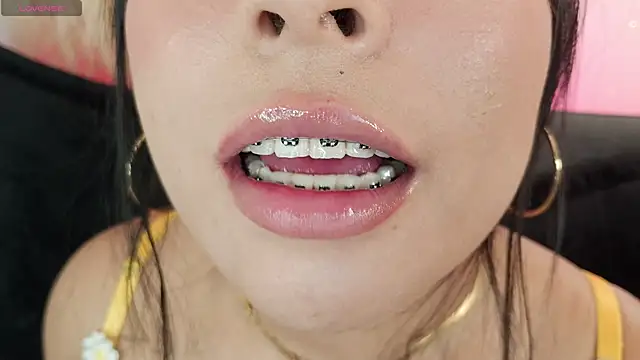 Chat XXX en directo de mia_roux1