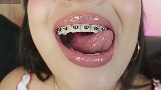 mia_roux1's Live XXX Chat