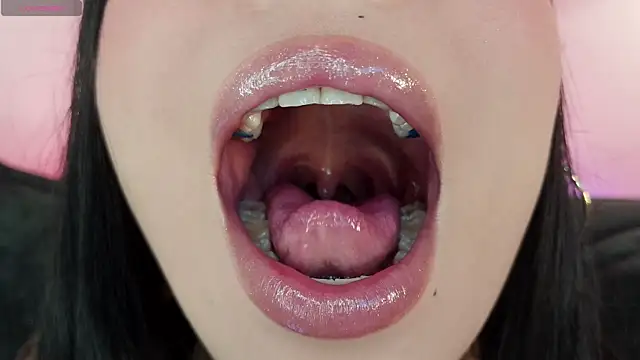 mia_roux1's Live XXX Chat