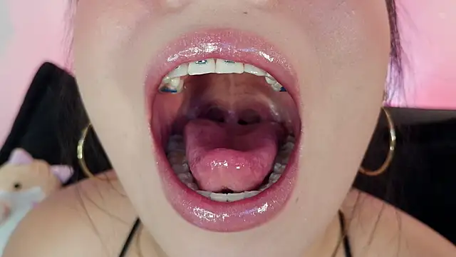 Sembang XXX Secara Langsung mia_roux1