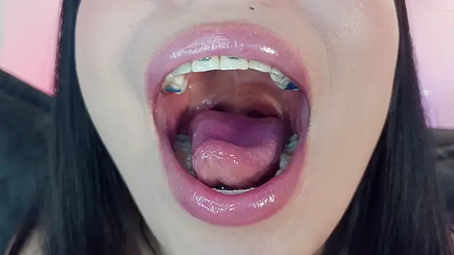 Chat XXX en directo de mia_roux1