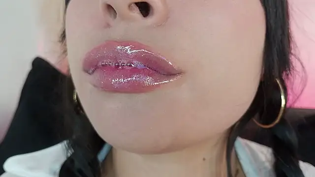 mia_roux1's Live XXX Chat