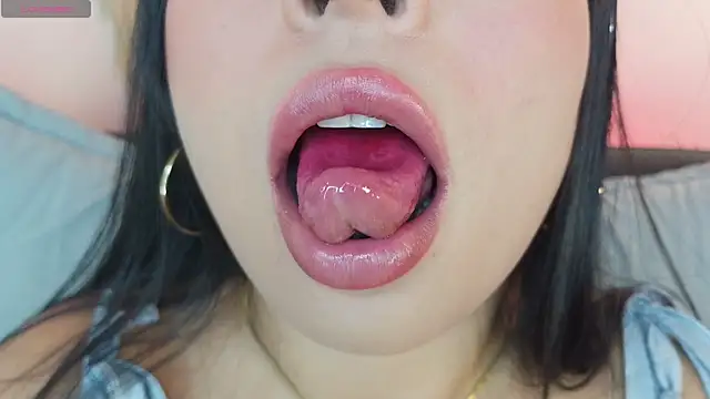 Czat XXX na żywo – mia_roux1