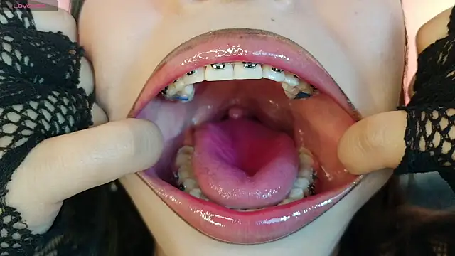 mia_roux1's Live XXX Chat