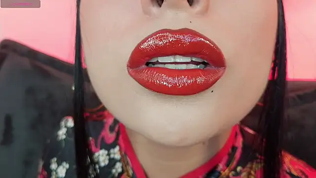 Онлайн чат mia_roux1