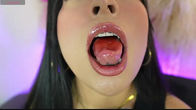 mia_roux1 XXX чат на живо