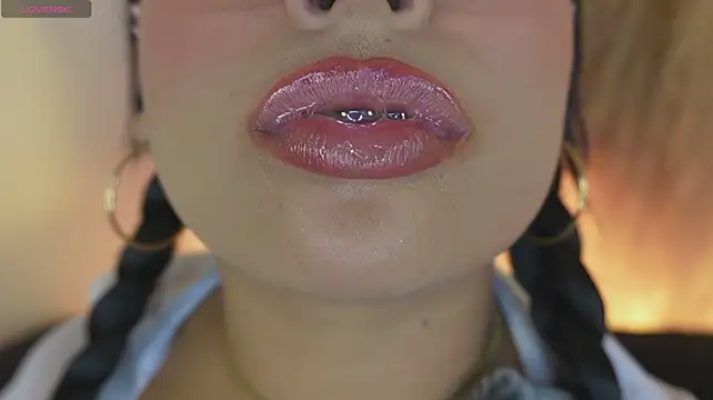 mia_roux1's Live XXX Chat