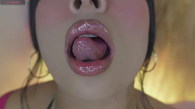 Chat XXX Live mia_roux1