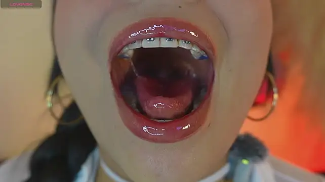 Chat XXX en directo de mia_roux1