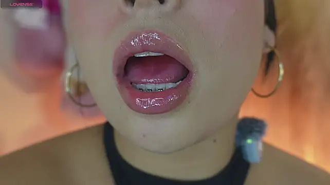 mia_roux1 élő XXX-chatje