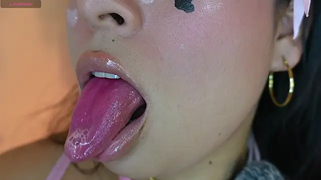 แชท XXX สดของ mia_roux1