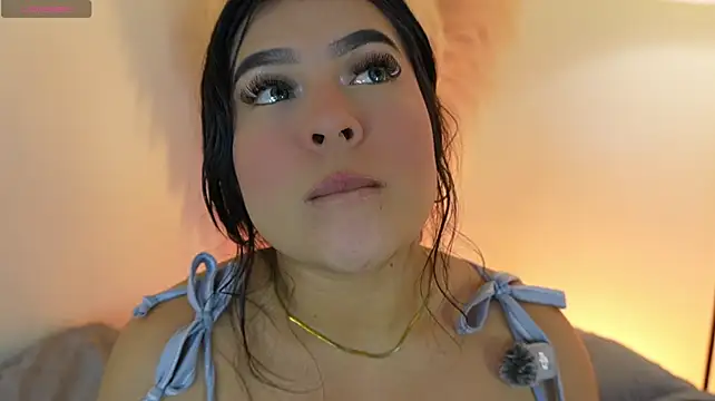 mia_roux1's Webcam Show