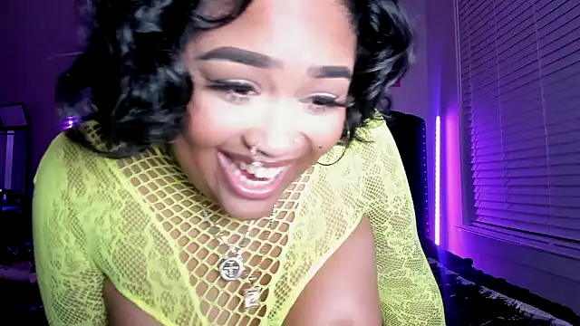 lovelyzylah Webcamshow