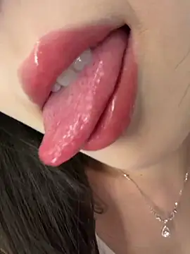 Chatroom XXX en direct de meimei_x