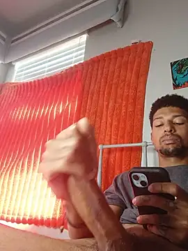 Show Webcam de BigPrettyDick777