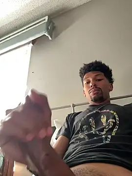 BigPrettyDick777 webkamerás műsora