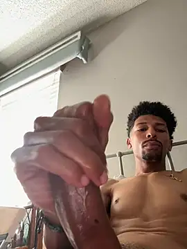 BigPrettyDick777 webkamerás műsora