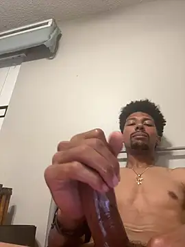 Show Webcam de BigPrettyDick777