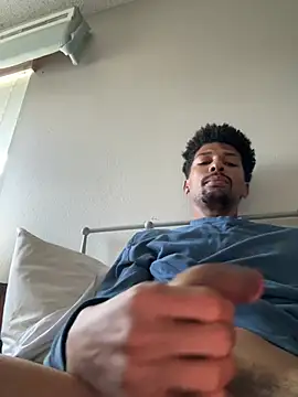 BigPrettyDick777 网络视讯表演