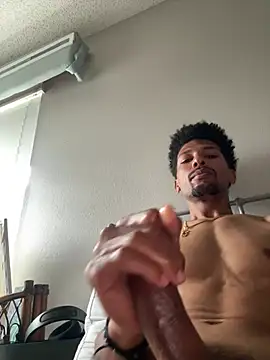 הופעת וובקאם של BigPrettyDick777