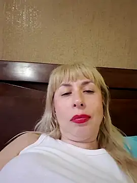 Show modela SelinaLovqx na web-kameri