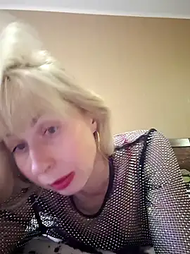 Show modela SelinaLovqx na web-kameri