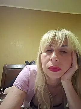 Show modela SelinaLovqx na web-kameri