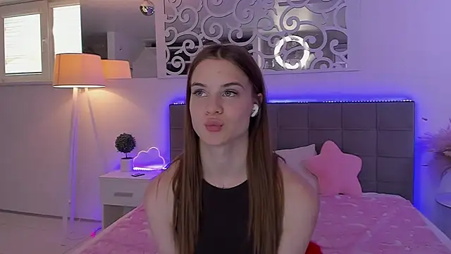 LuisaClover Chat XXX in diretta