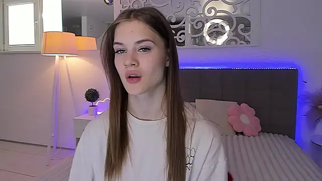 LuisaClover's Live XXX Chat