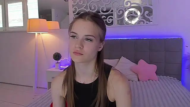 LuisaClover's Live XXX Chat