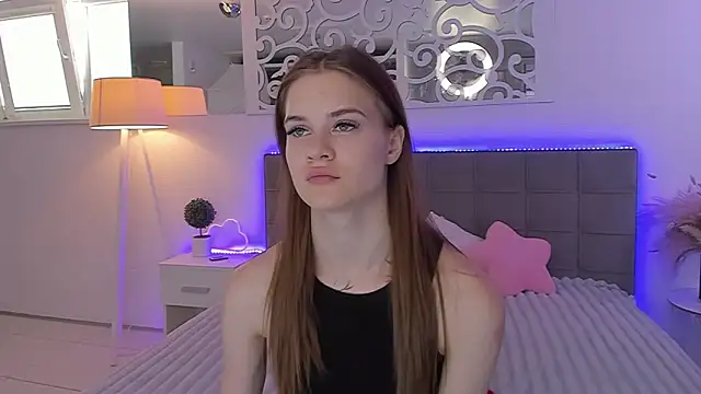 LuisaClover Adlı Modelin Canlı XXX Sohbeti