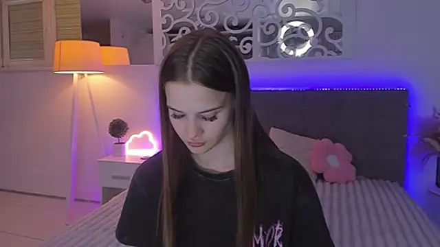 LuisaClover Chat XXX in diretta