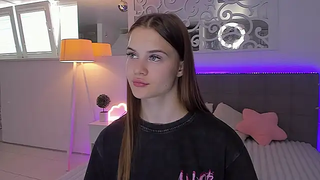 LuisaClover's Live XXX Chat