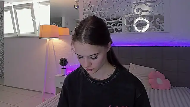 LuisaClover live XXX chat