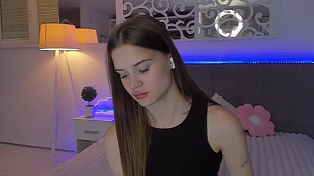Chatroom XXX en direct de LuisaClover