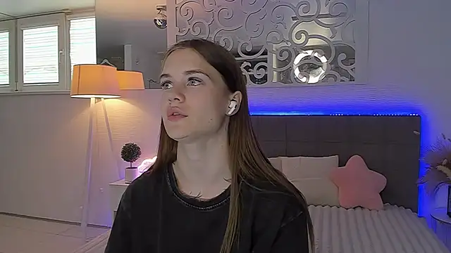 แชท XXX สดของ LuisaClover