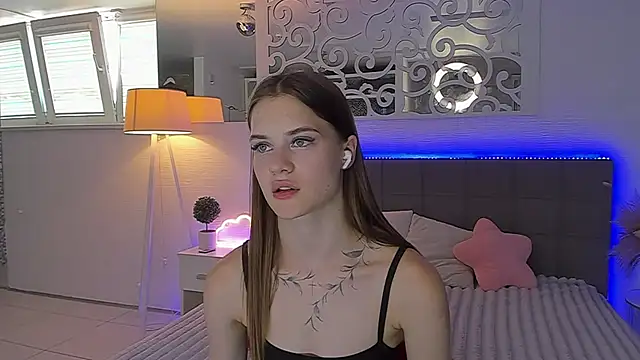 LuisaClover Live XXX-chat