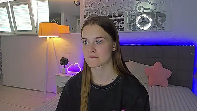 LuisaClover 现场XXX聊天