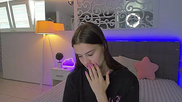 دردشة LuisaClover الجنسية المباشرة